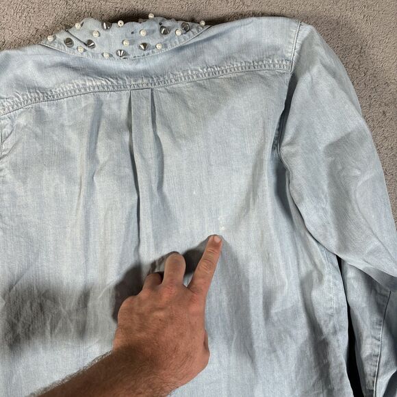 Kut From The Kloth Denim Shirt Women’s Size S Light Wash Pearl Snap Spike Collar - Picture 16 of 16